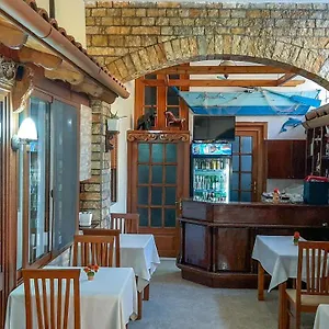 Korani , Tirana Albanien