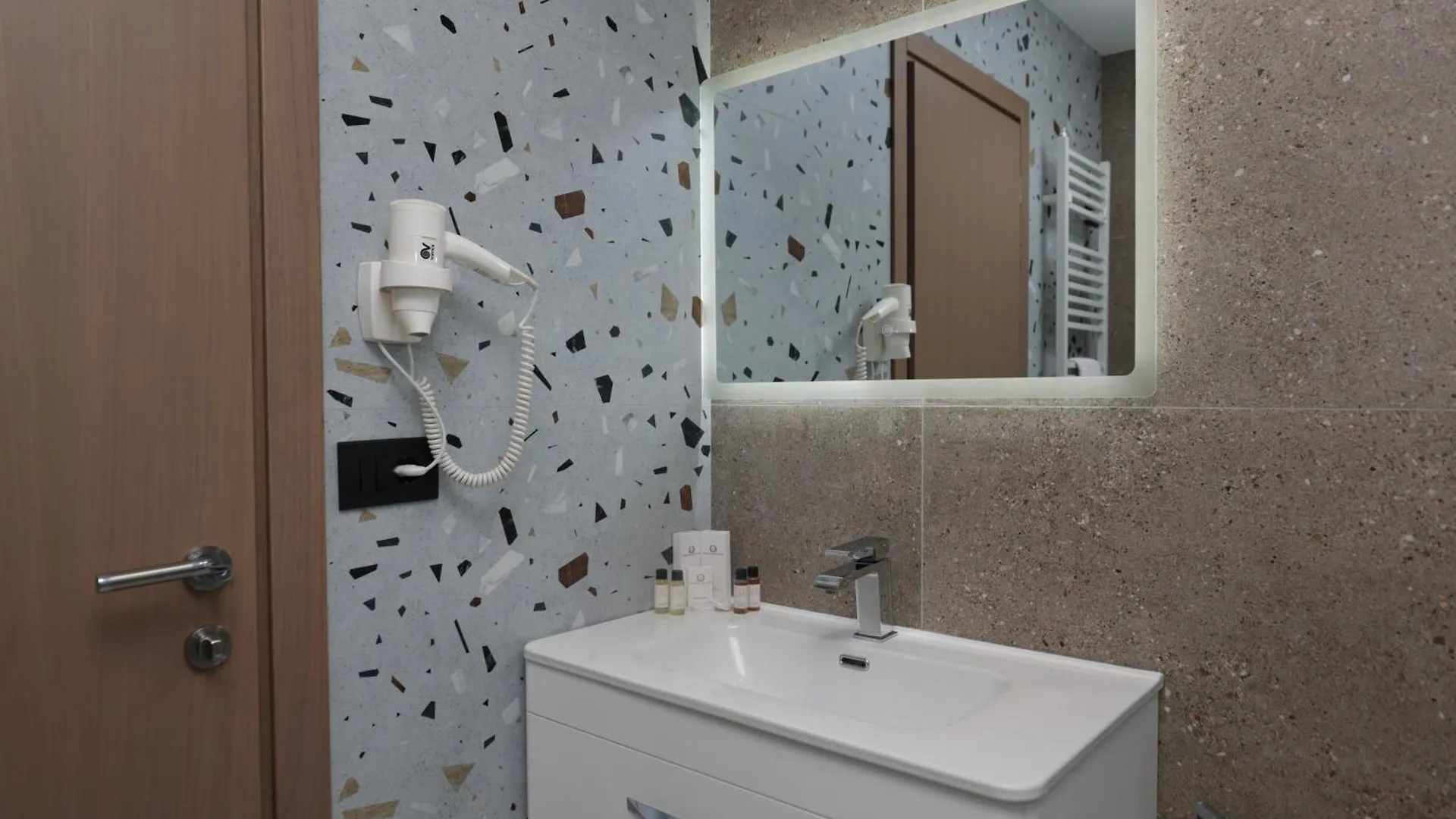 Residence Inn Hotel Tirana