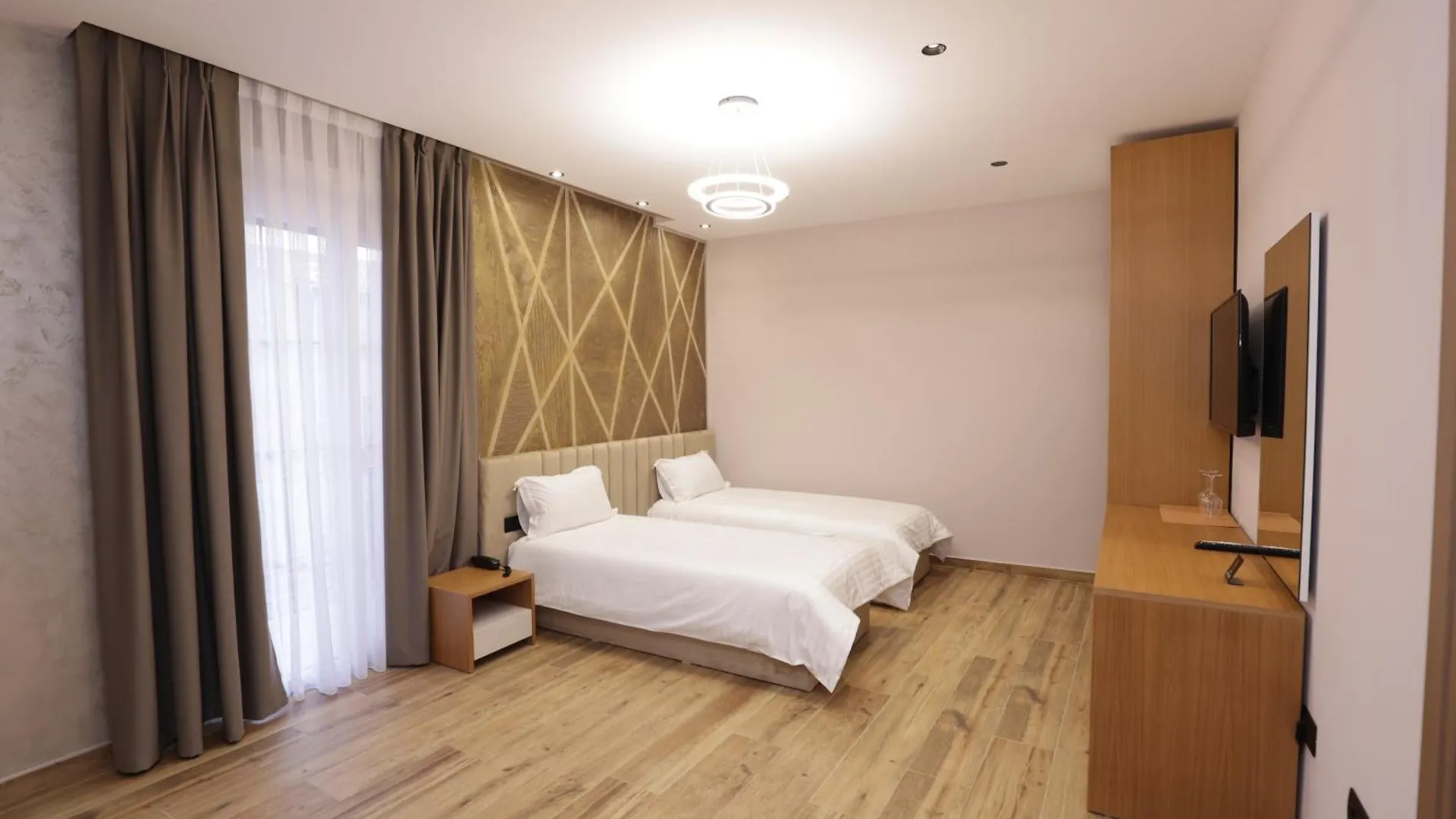 Residence Inn Hotel Tirana 4*,